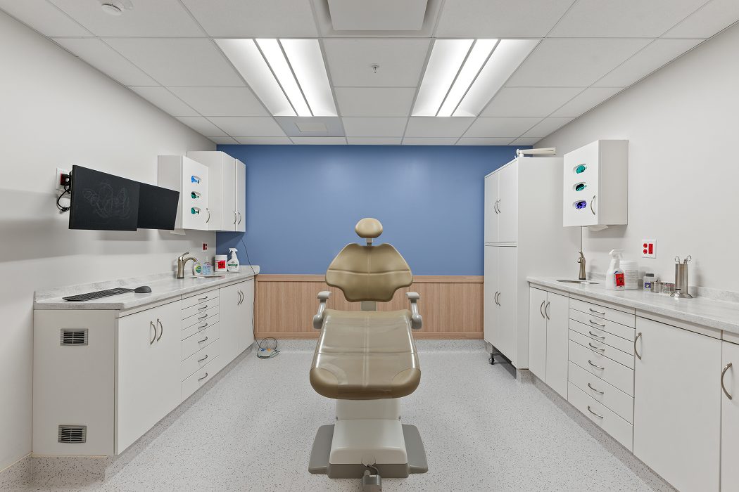 Oral surgery operatory with procedure chair