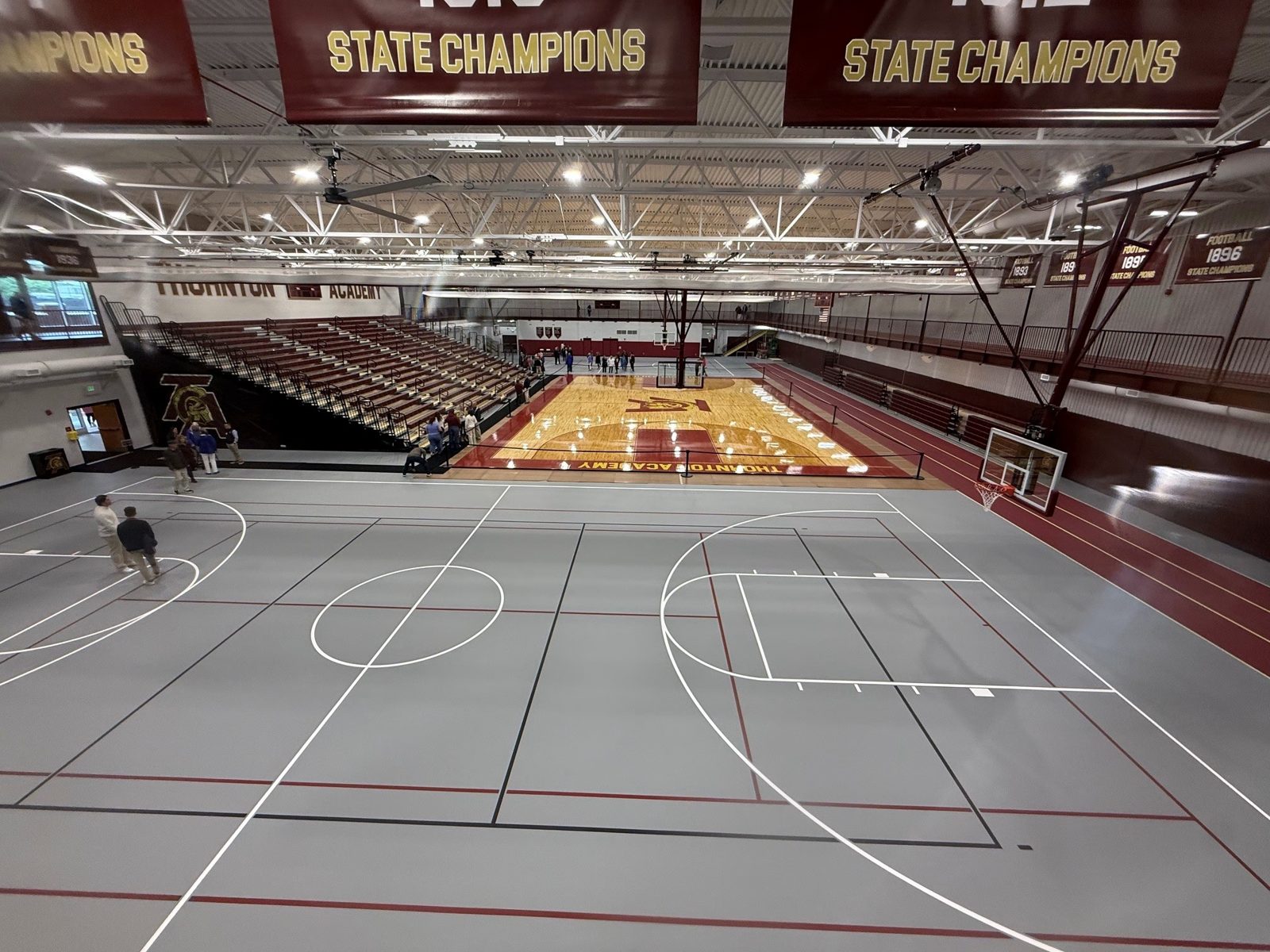 Basketball courts with rooftop-fed air distribution
