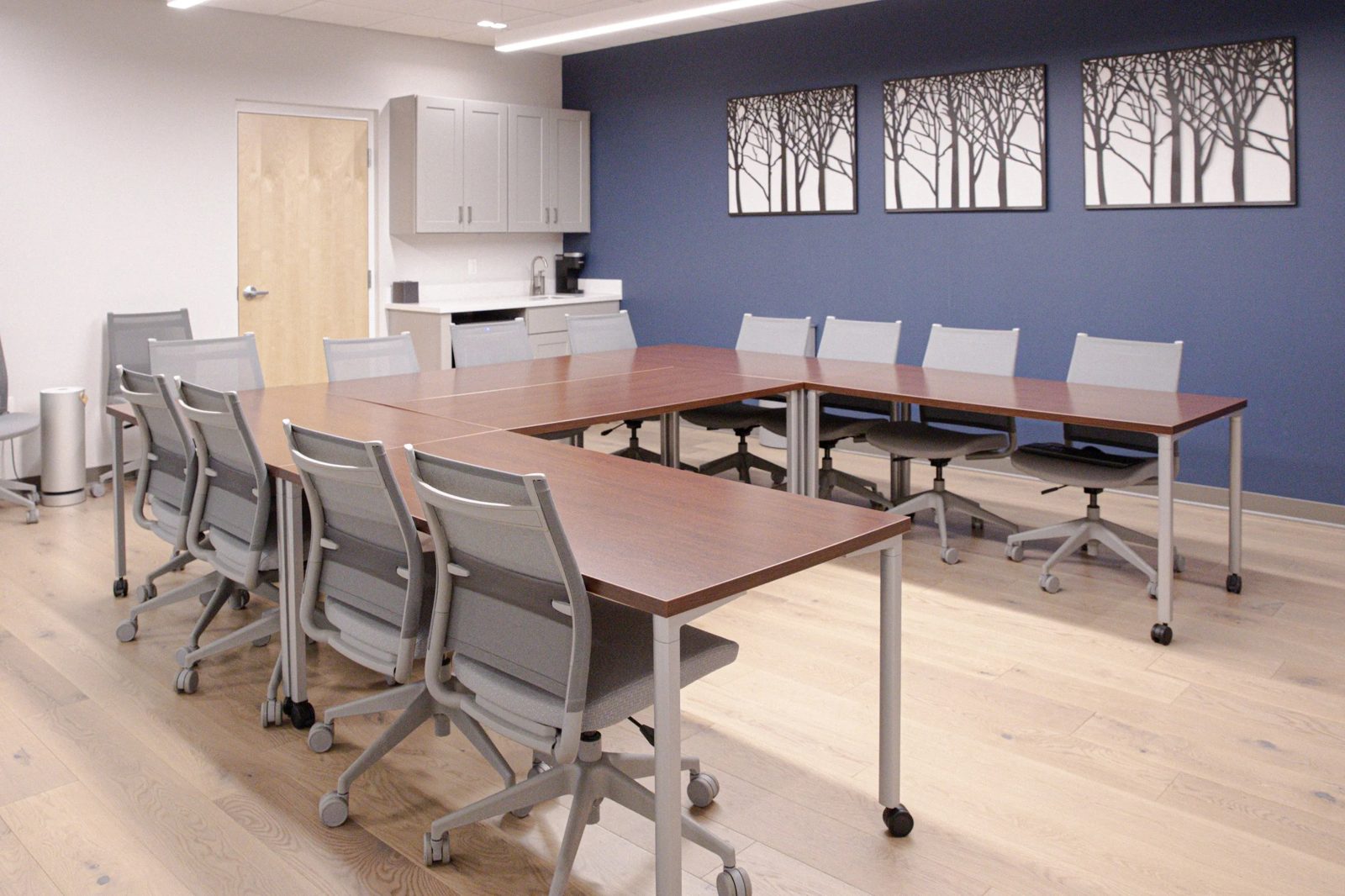 Training room with modular tables